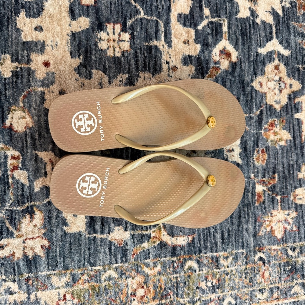 Tory Burch Neutral Beige Flip Flop Sandals with Gold Logo